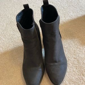 Black Mia heeled booties